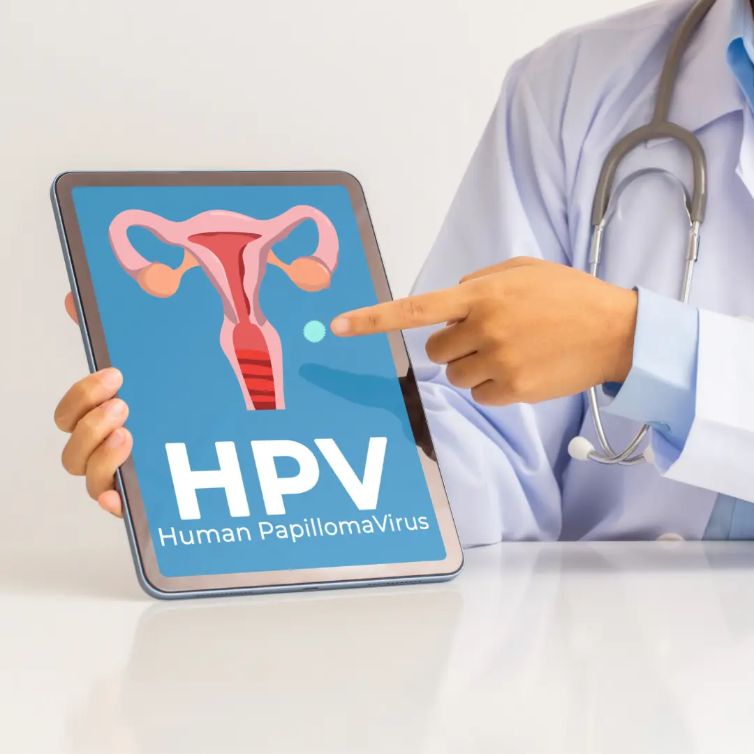 vaccinarea-hpv-medic-tableta-opt.webp